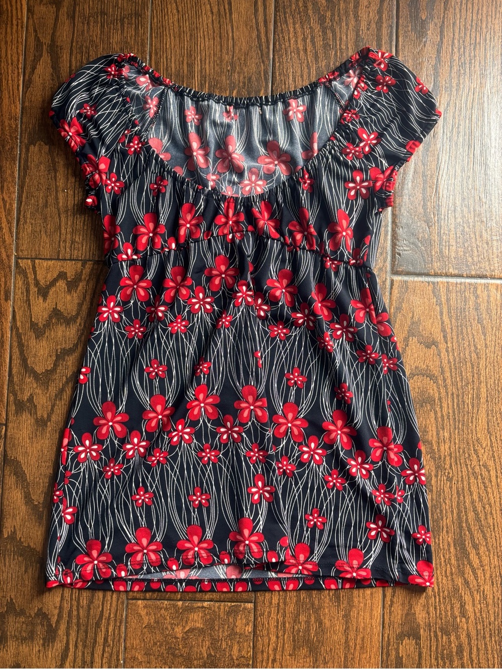 Women’s Black Floral Short Sleeve Scoop Neck Tunic